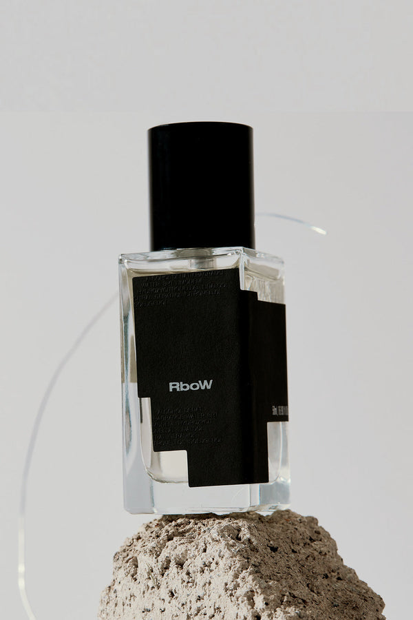 Case Study Eau de Perfume #8 Lights on objet