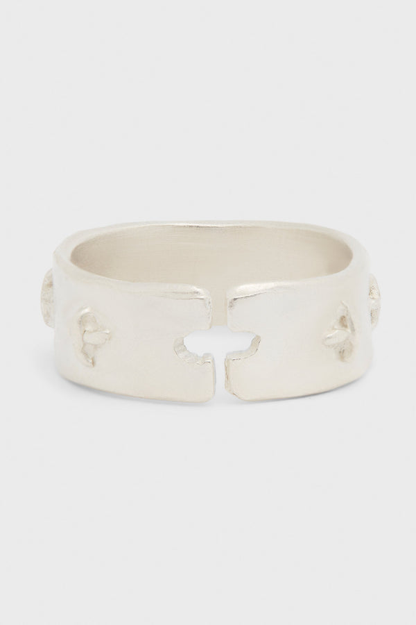 SILVER STITCHED MULTIPLE CROSS RING