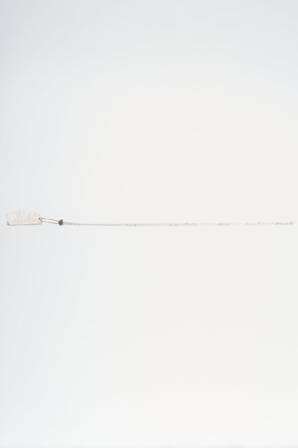 WHITE EAR STUD W/ CHAIN